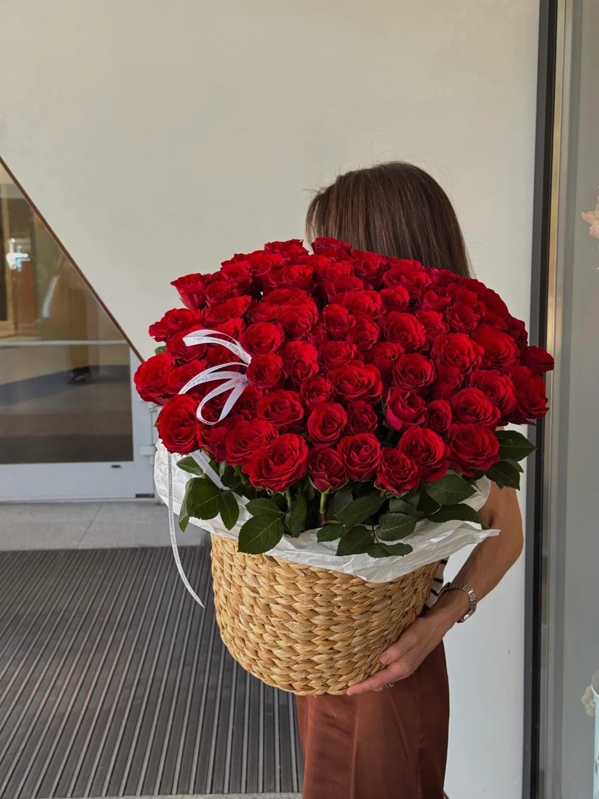 Red Rose Basket 75 — авторський букет від WTF! Дніпро