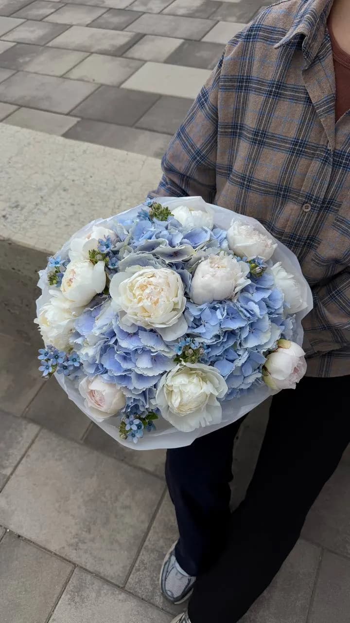 Blue Peony Mist — авторский букет от WTF! Днепр