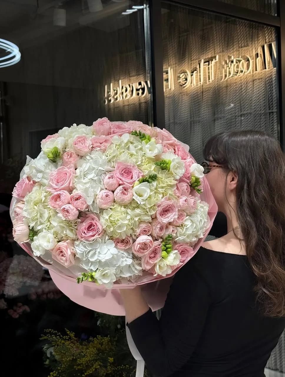 Blush Garden Sphere — авторский букет от WTF! Днепр