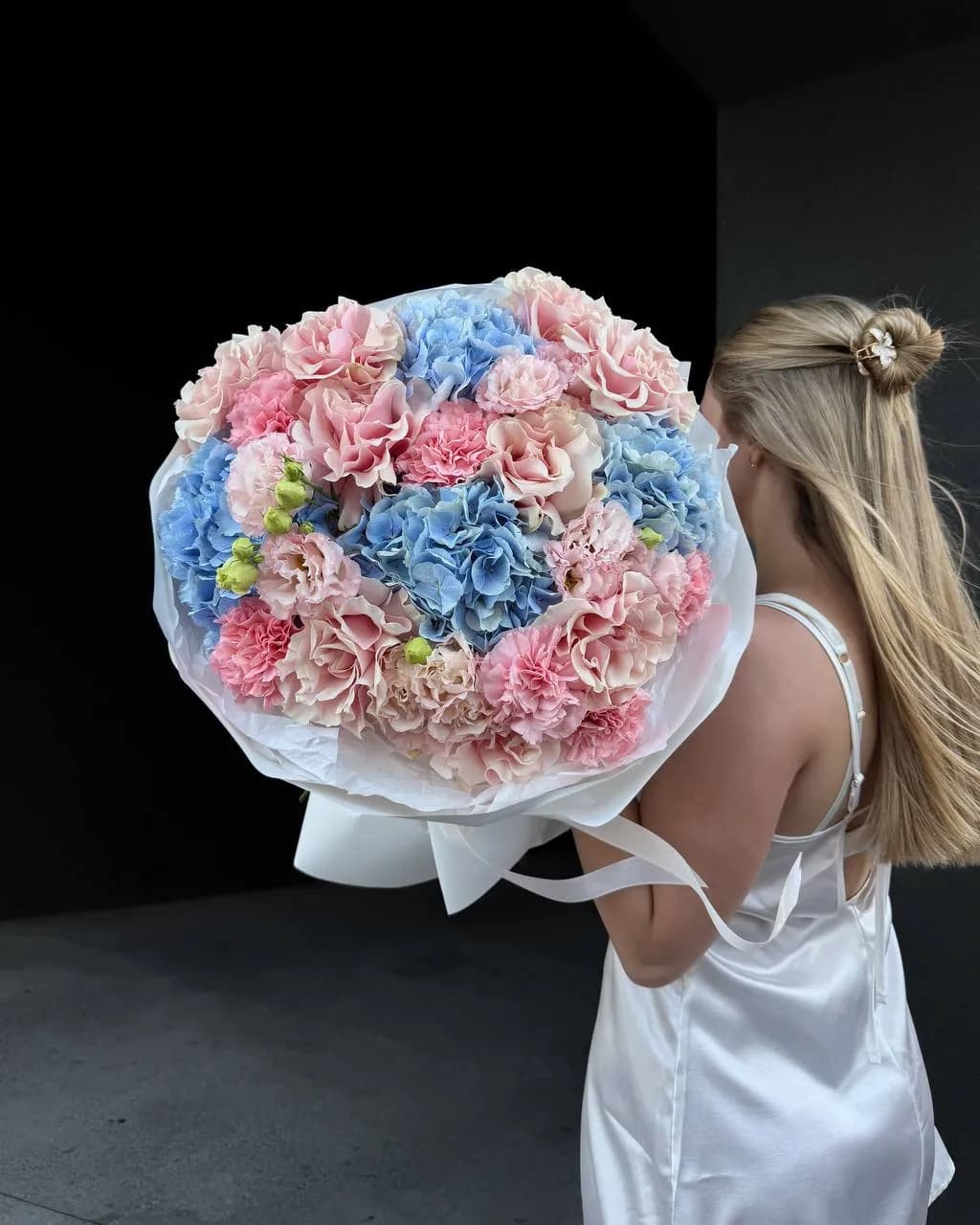 Cotton Candy Bloom — авторський букет від WTF! Дніпро