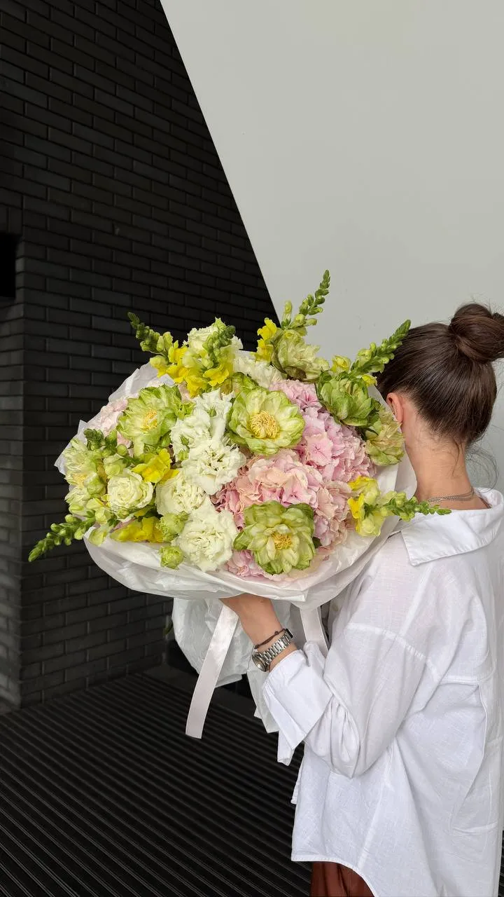 Lime Blossom Mix — авторський букет від WTF! Дніпро