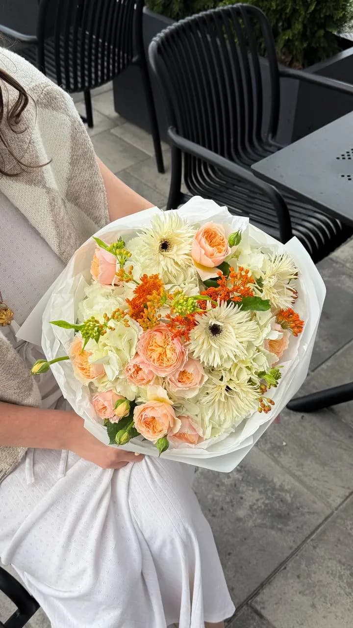 Peach Gerbera Bloom — авторський букет від WTF! Дніпро