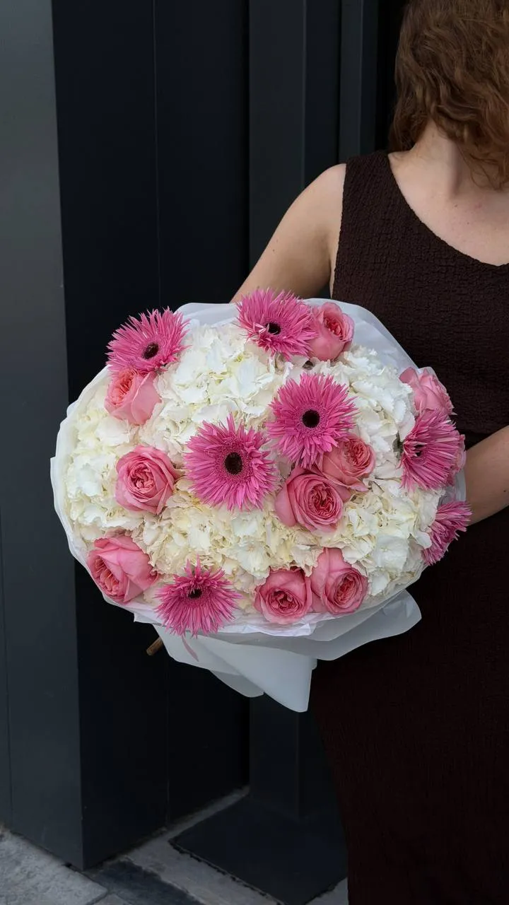 Pink Gerbera Sphere — авторський букет від WTF! Дніпро