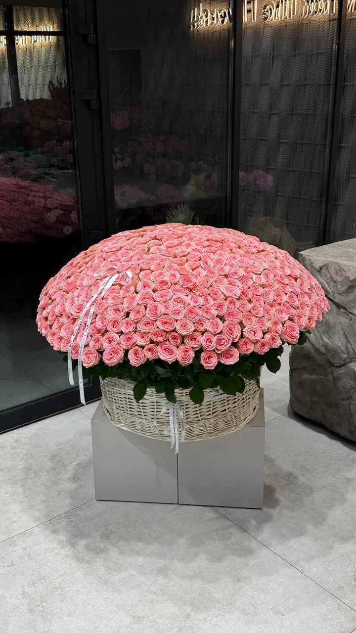 Pink Rose Basket 501 — авторський букет від WTF! Дніпро