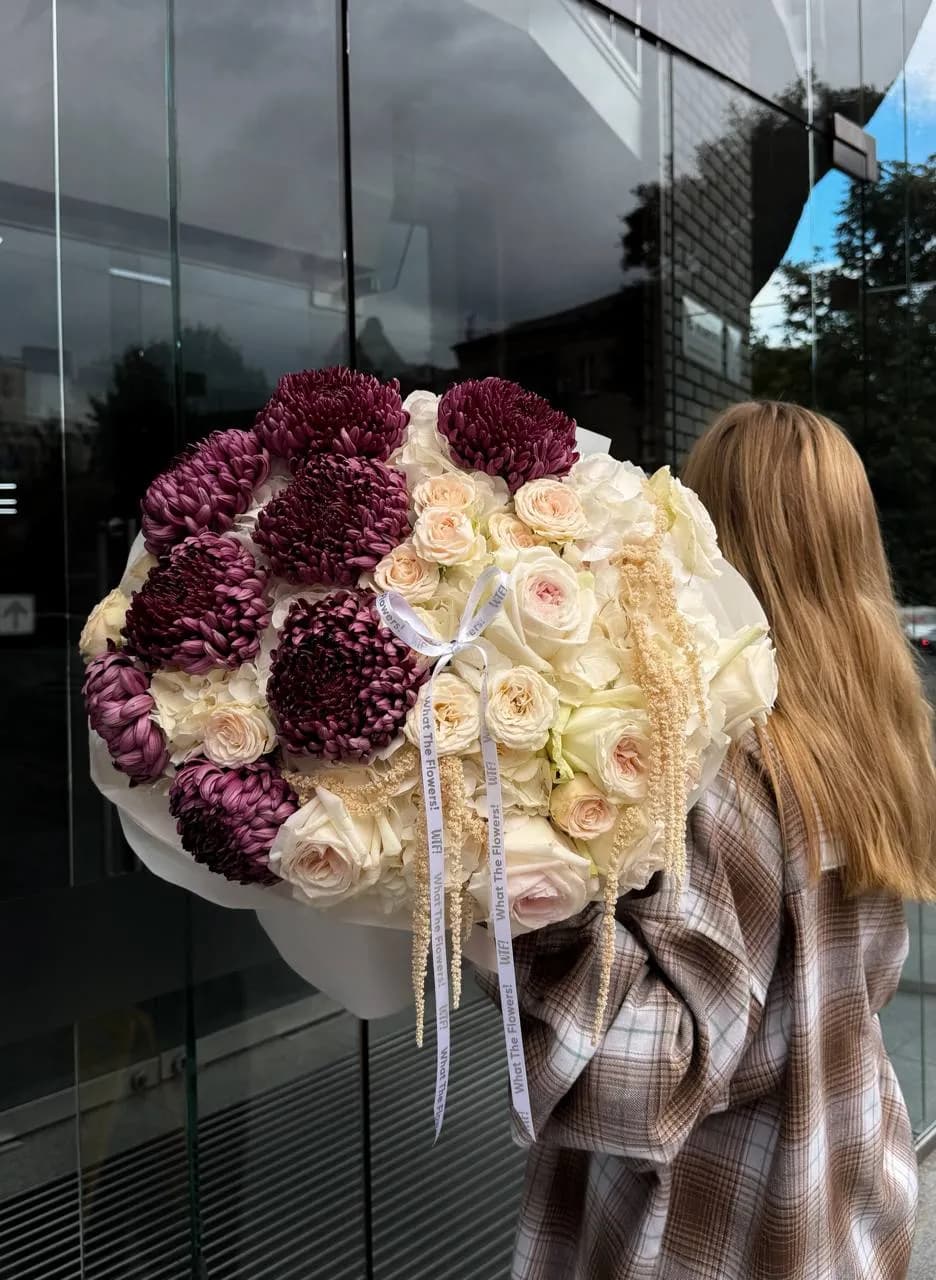Plum & Cream Sphere — авторський букет від WTF! Дніпро