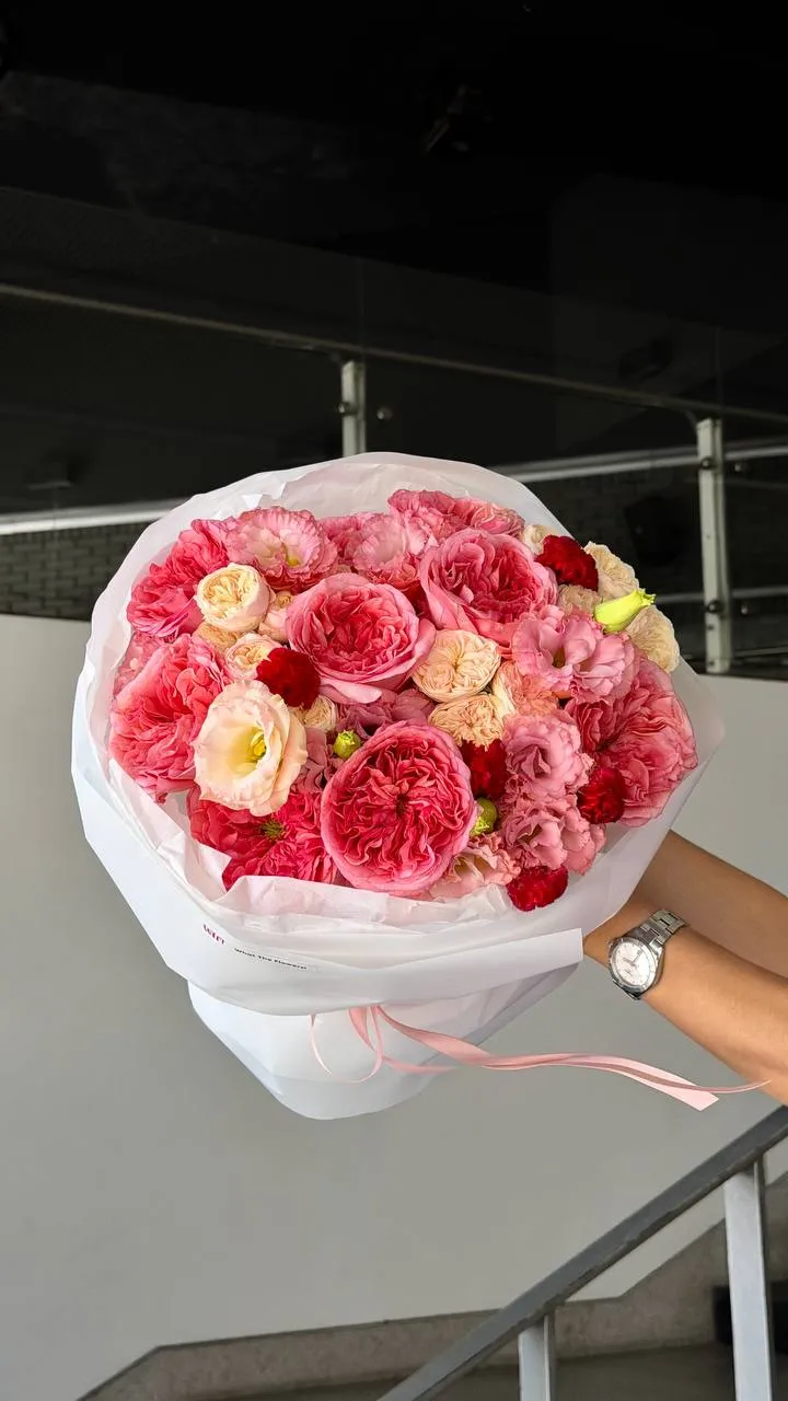 Rose Lisianthus Blush — авторский букет от WTF! Днепр