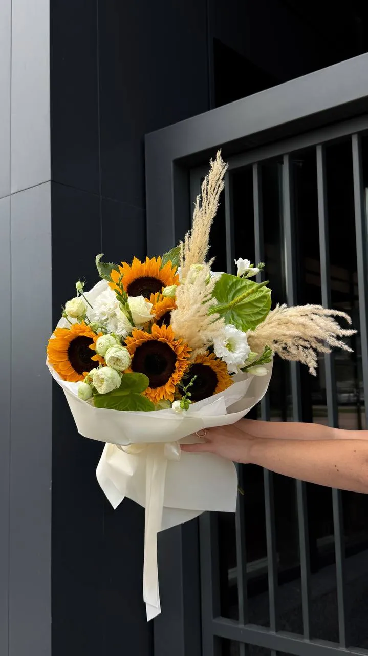 Solar White Drift — designer bouquet by WTF! Dnipro