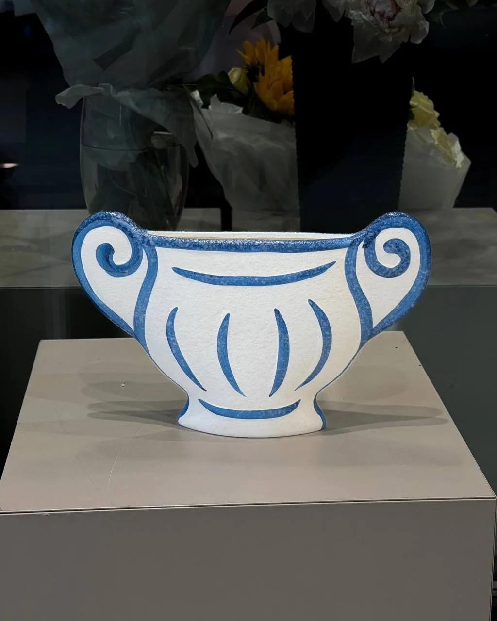 Vase Greek Urn — авторський букет від WTF! Дніпро